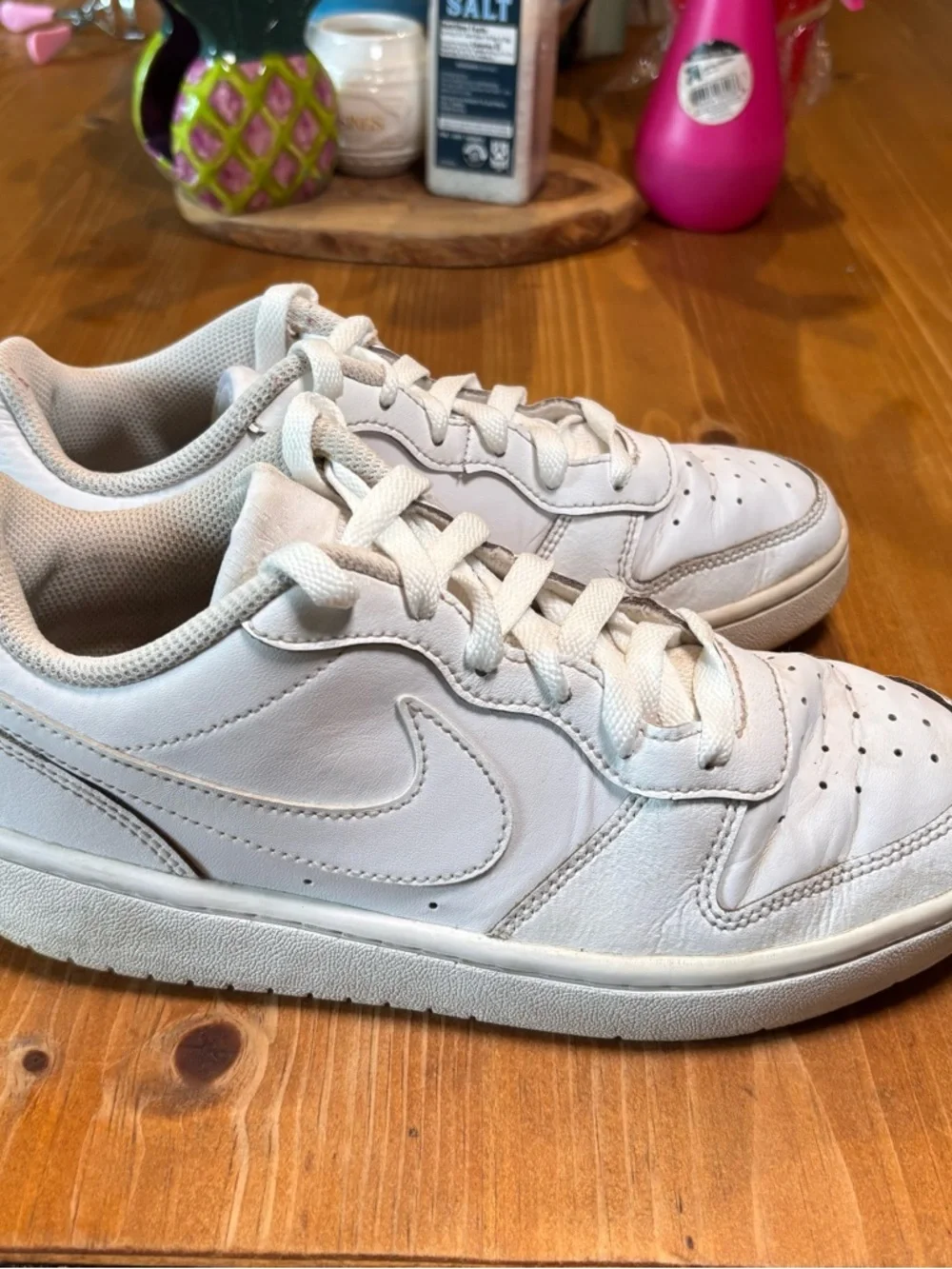 Nike youth court borough low sneakers triple white 6y